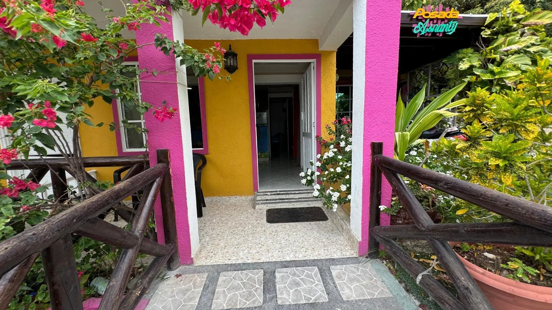 Posada Ashanty Rocky Point Colombia